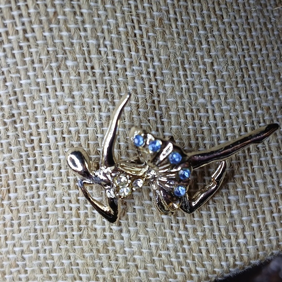 BALLERINA BROOCH BLUE CLEAR RHINESTONES - Picture 3 of 5